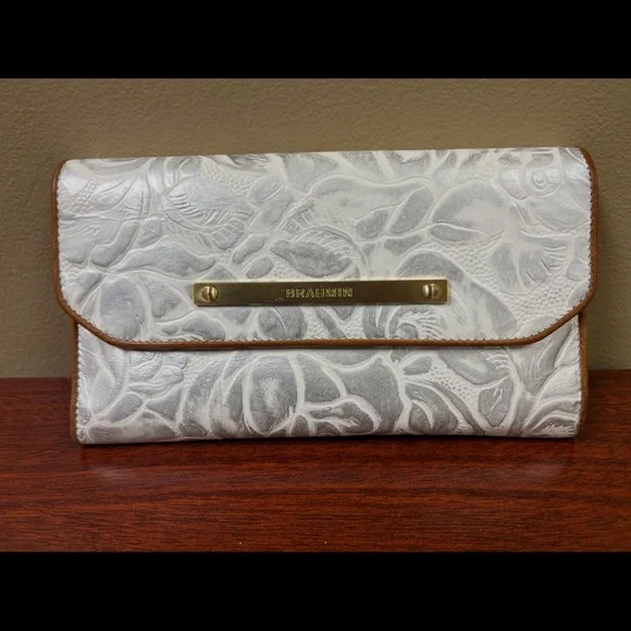 Elegant White Floral Handbag by Brahmin with matching wallet . - Picture 6 of 9